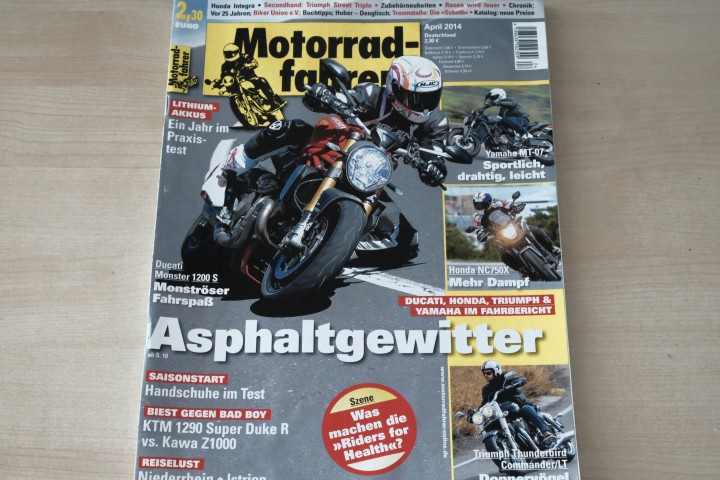 Deckblatt Motorradfahrer (04/2014)